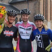 Sunday morning - roadrace ladies